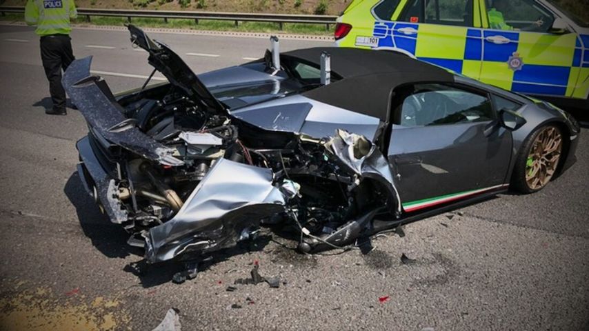 CRASHED LAMBORGHINI