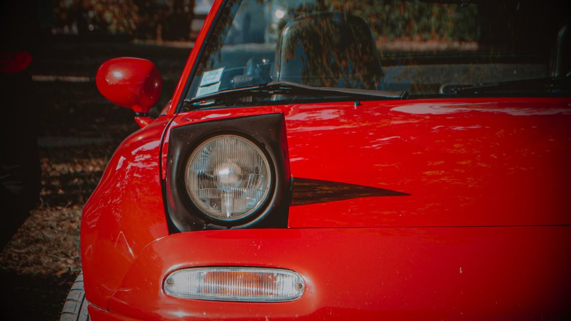 Mazda MX5 with pop up headlights 