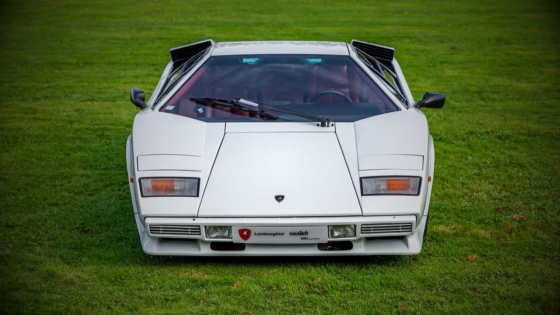 Pop up heads on a Lamborghini Countach
